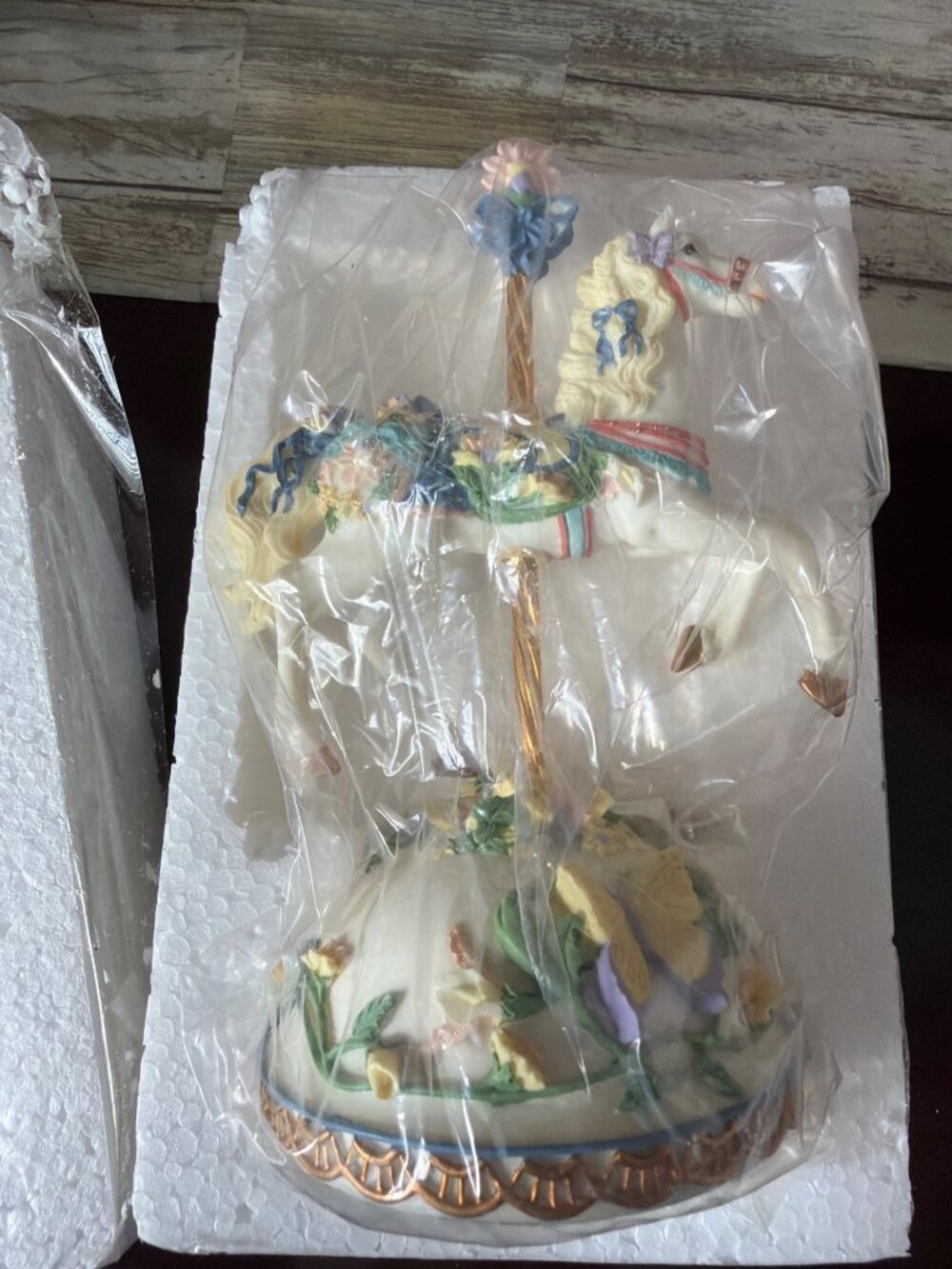 SFMB Spring Horse Carousel Music Box NIB Plays Younger Than Springtime 4" - Picture 8 of 17